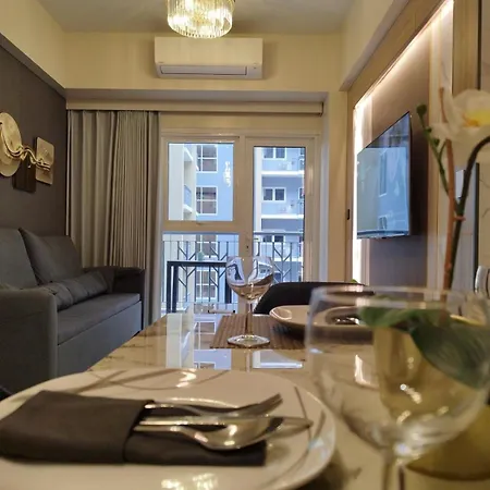 Savvy Suites Combined 5Br Near Okada