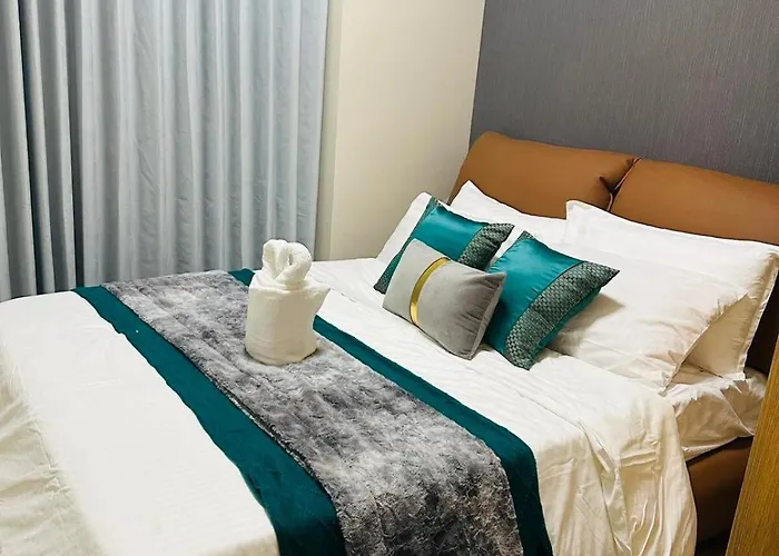 Apartment Savvy Combined 5br Near Okada